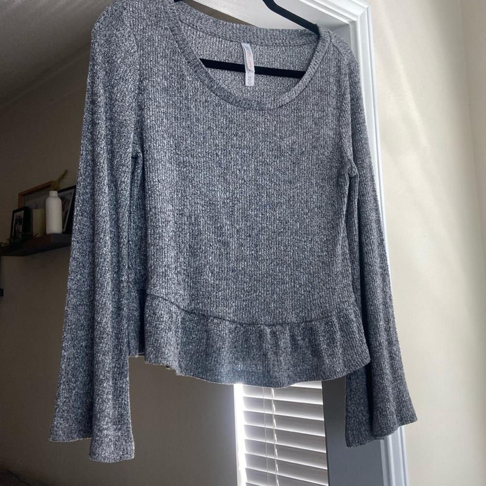 Gilligan & O’Malley Sleepwear Grey Bell Sleeve Peplum Top